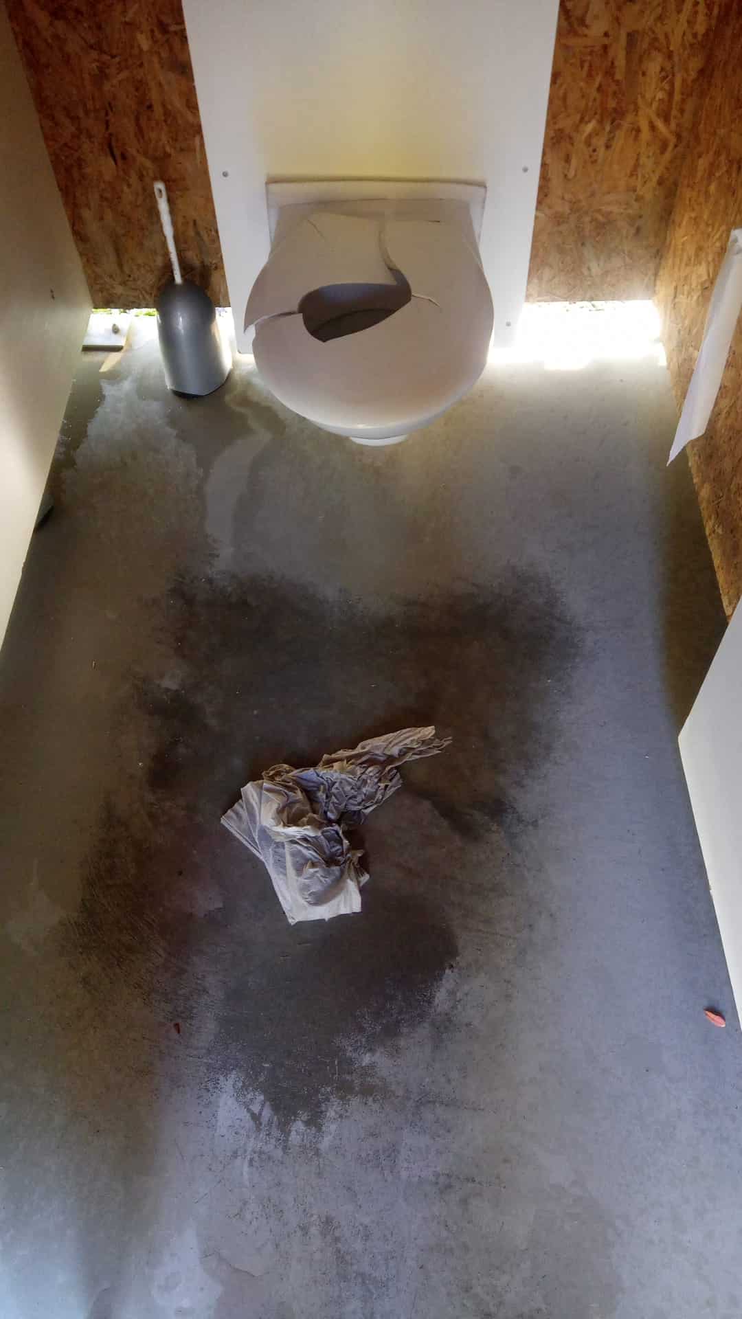 Toiletten-Badesee.jpg
